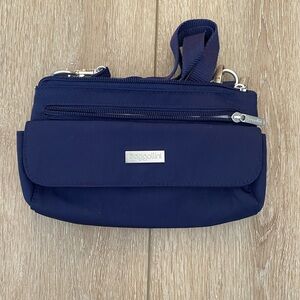 Baggallini Women Purse Navy Crossbody , Shoulder or Belt